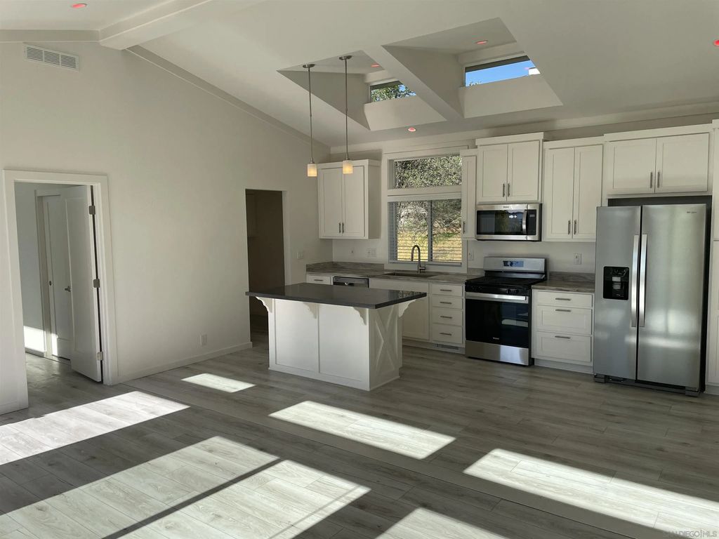 1255 Rhea Place B, Vista