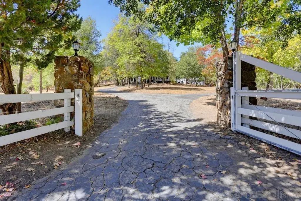 4402 Pine Hills Road, Julian