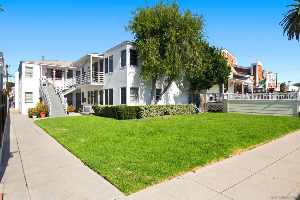 728 G Ave, Coronado