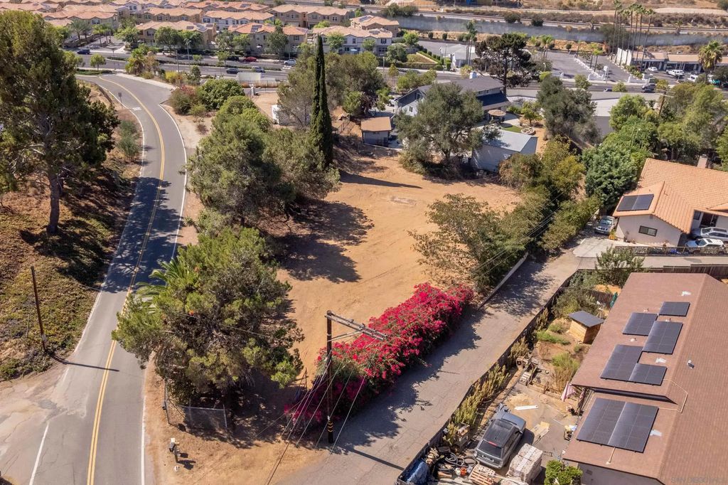 Cypress Drive, Vista