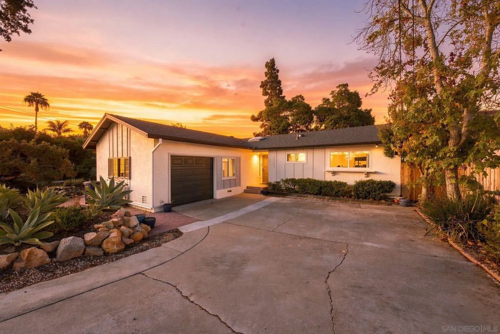 8845 Fabienne Way, La Mesa