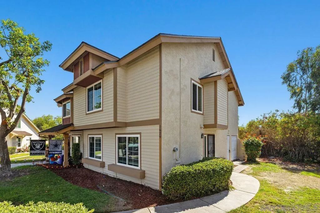 1629 Manzana Way, PARADISE HILLS