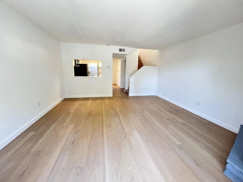 464 Woodlawn Dr D, Chula Vista