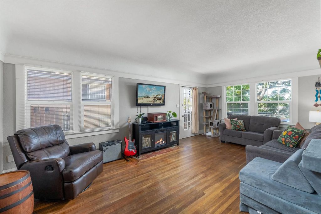 12849 Julian, Lakeside