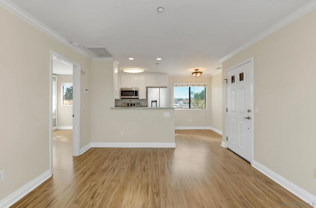 201 Twin Oaks Ave 5, Chula Vista