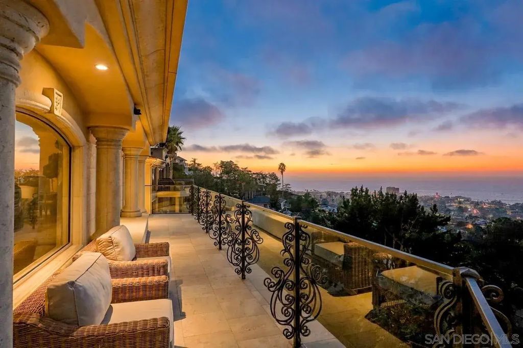 1718 Valdes, La Jolla