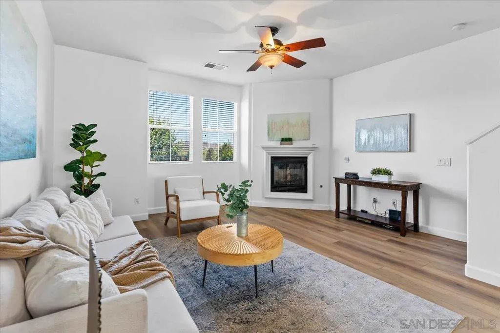 52 Via Sovana, Santee
