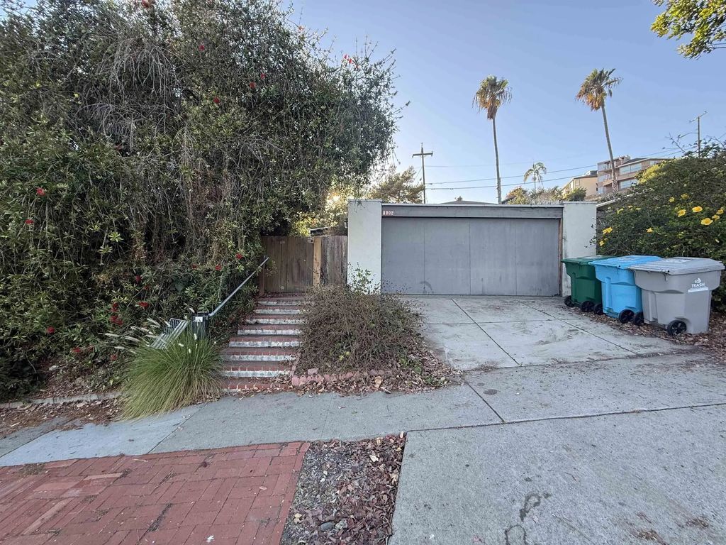 4902 San Joaquin, PACIFIC BEACH
