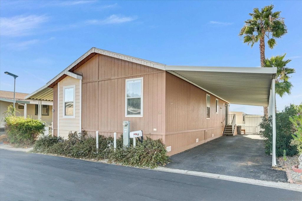 450 E Bradley Ave 69, El Cajon