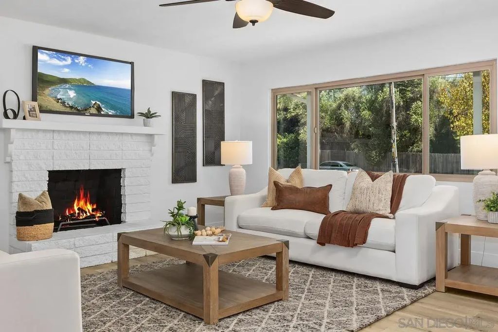 2738 Oak Hill Dr, Escondido
