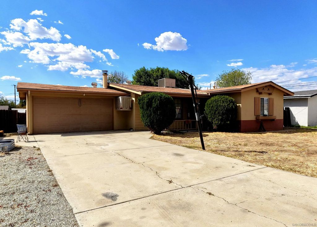 565 S Taylor St, Hemet