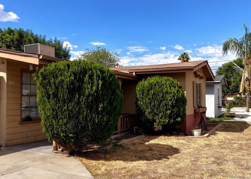 565 S Taylor St, Hemet