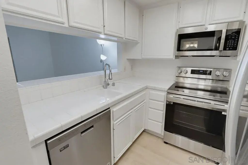 3078 Broadway 108, San Diego