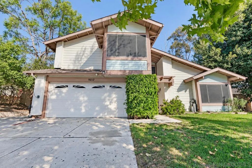9212 Palomino Ridge Dr, Lakeside