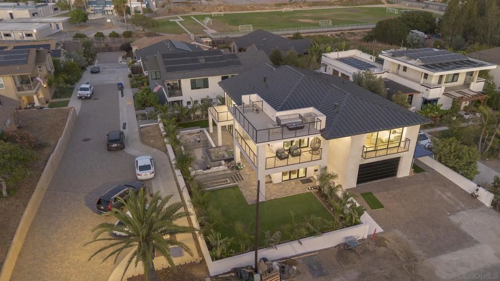 3794 Highland, Carlsbad