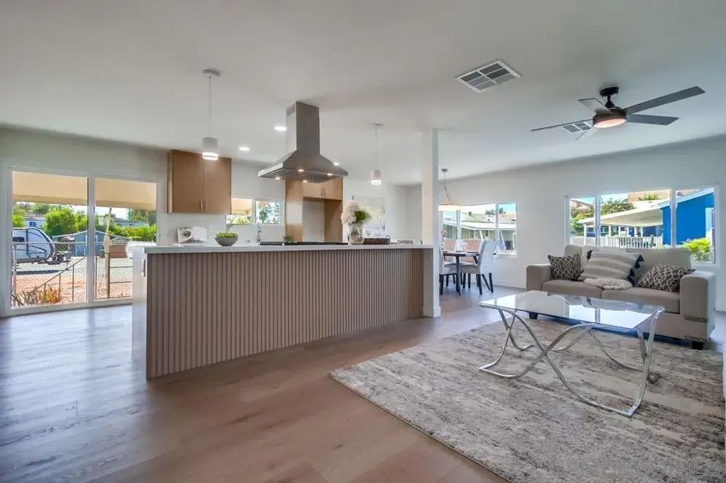 450 E Bradley Ave 157, El Cajon