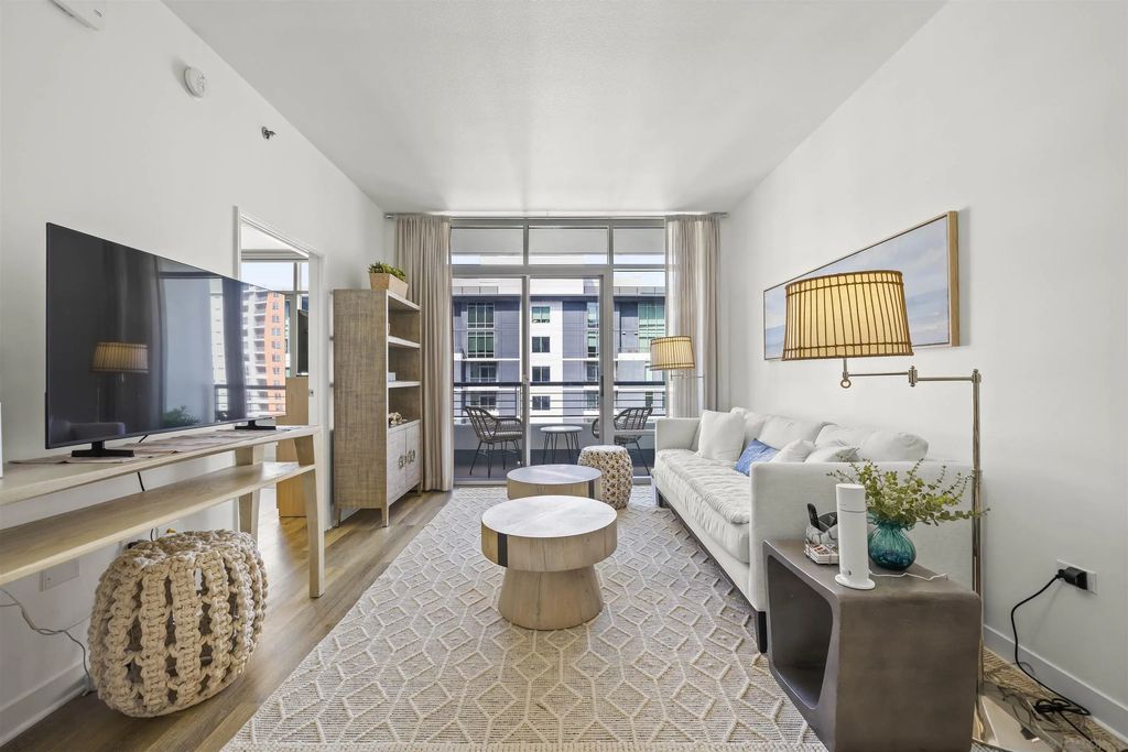 425 W Beech Street 1607, DOWNTOWN