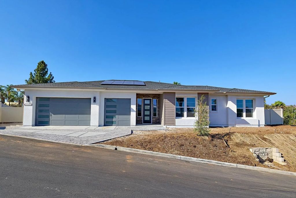 1746 Ishihara Rd, Vista