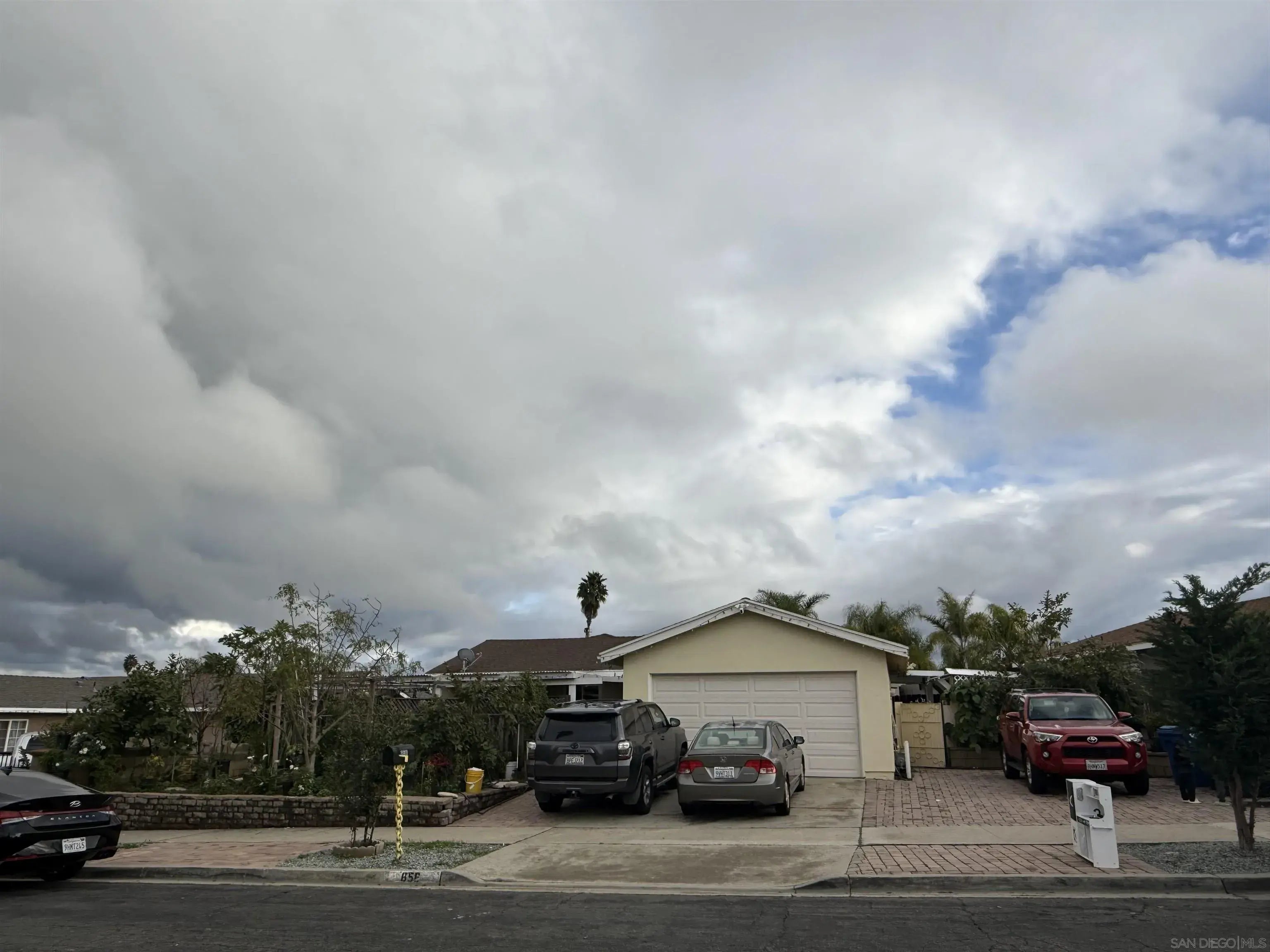 Photo of Listing #2600285