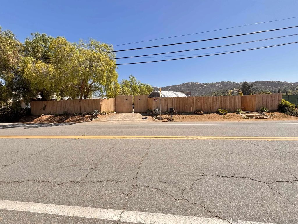 2233 Rainbow Valley Blvd, Fallbrook