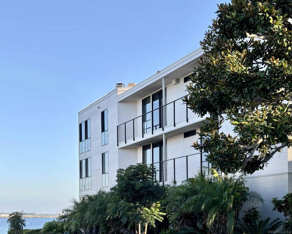 333 San Antonio, POINT LOMA