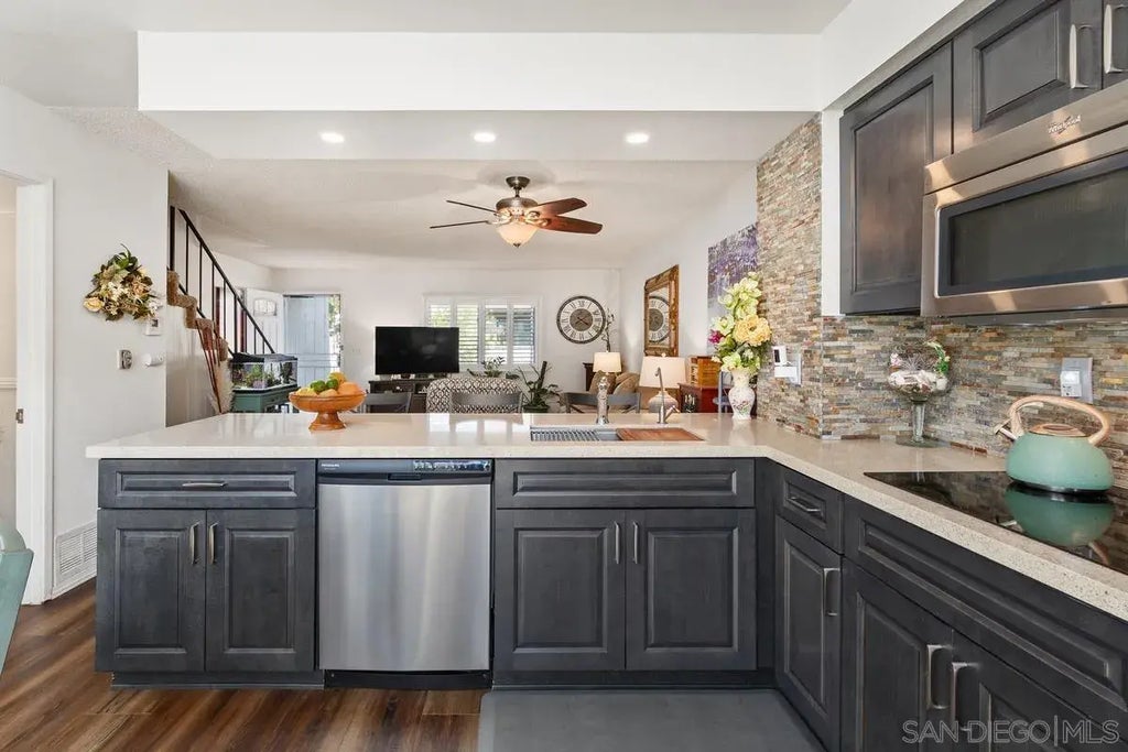 5800 Lake Murray Blvd 83, La Mesa