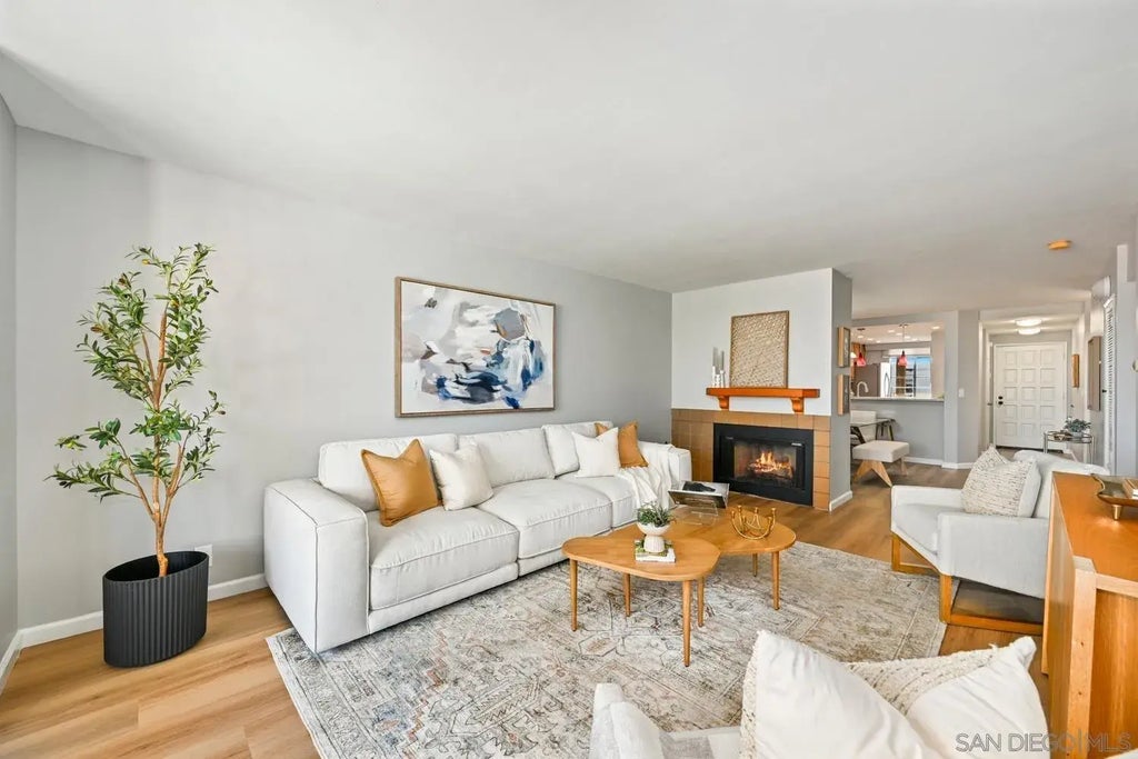 3130 Avenida De Portugal 302, POINT LOMA