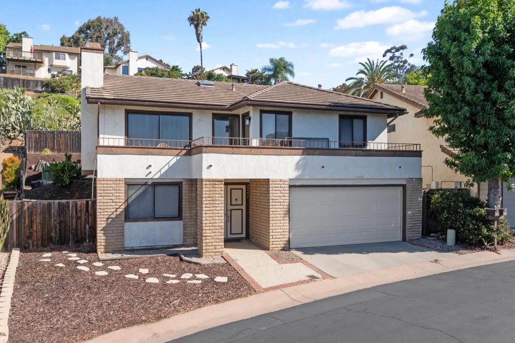 2041 Woodland Gln, Escondido
