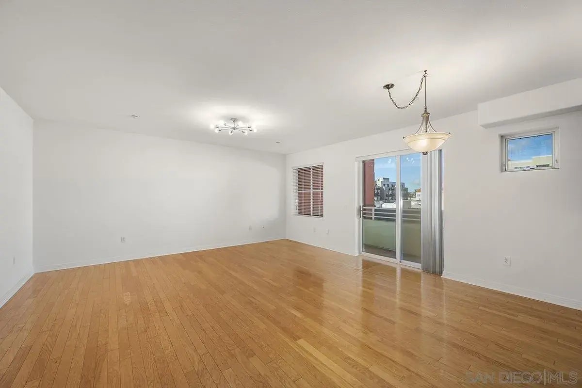 Photo of Listing #2600556