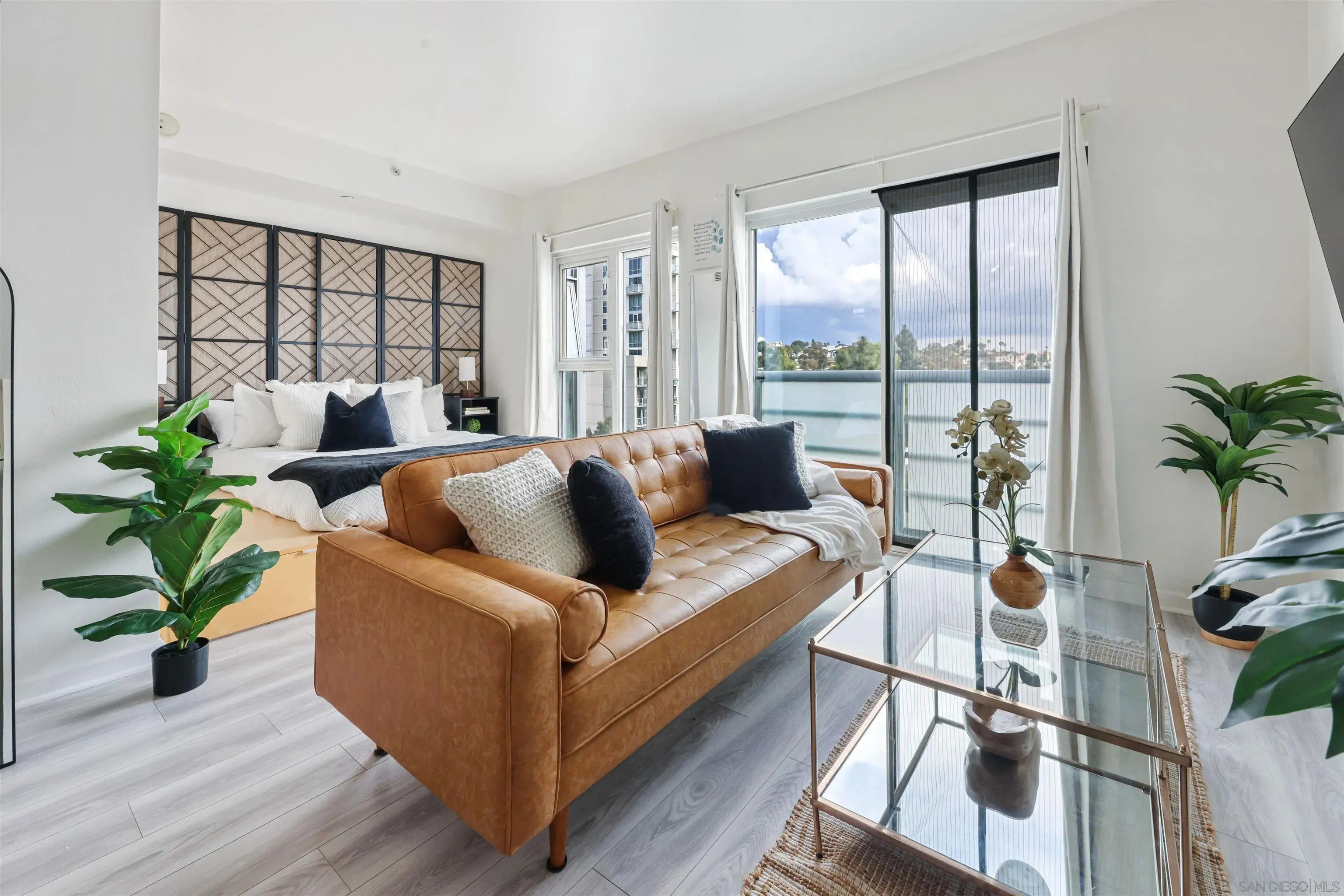 Photo of Listing #2600606