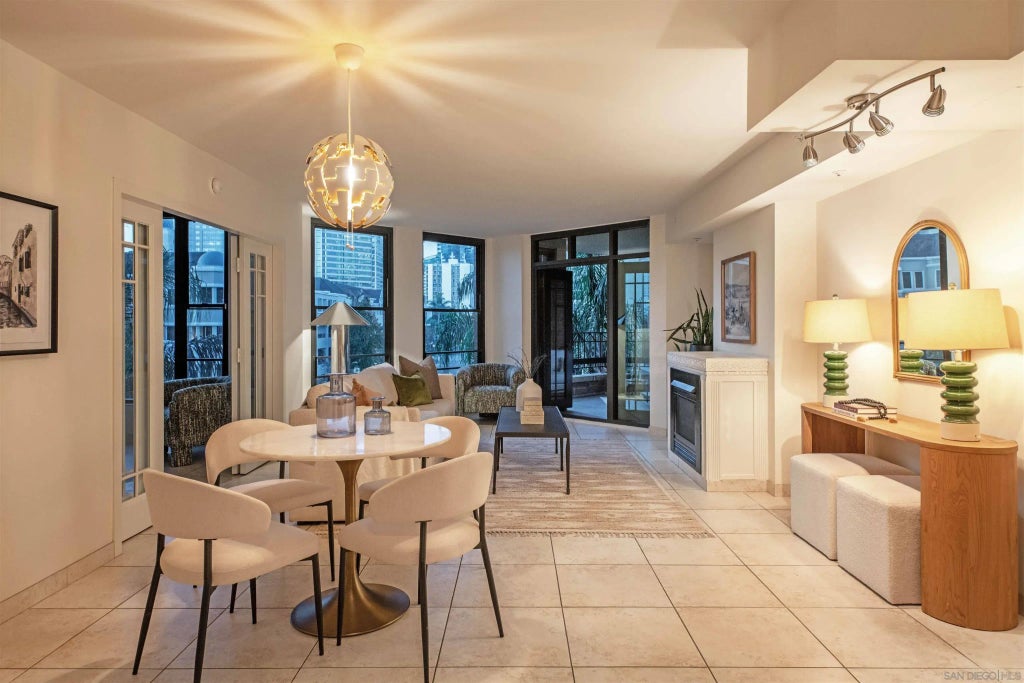 500 W Harbor Drive 413, DOWNTOWN