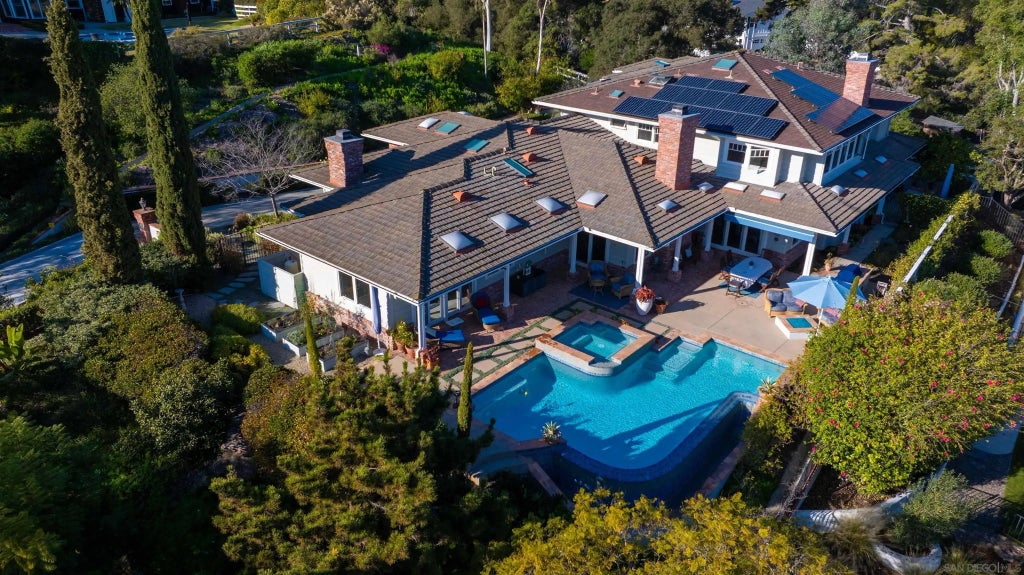 516 Whisper Wind Drive, Encinitas