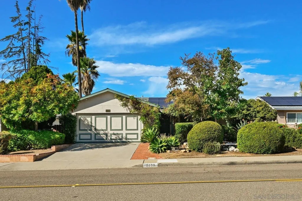 2050 Oak Hill Dr, Escondido