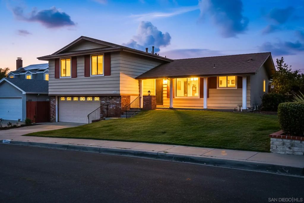 8661 Dent Dr, SAN CARLOS