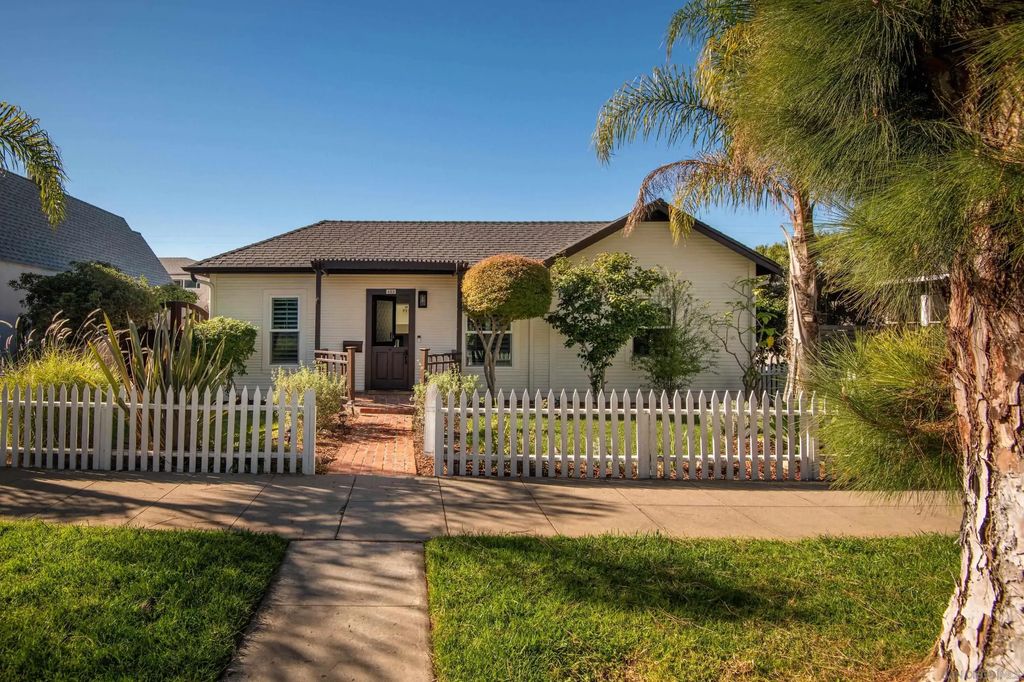 423 S Nevada St, Oceanside