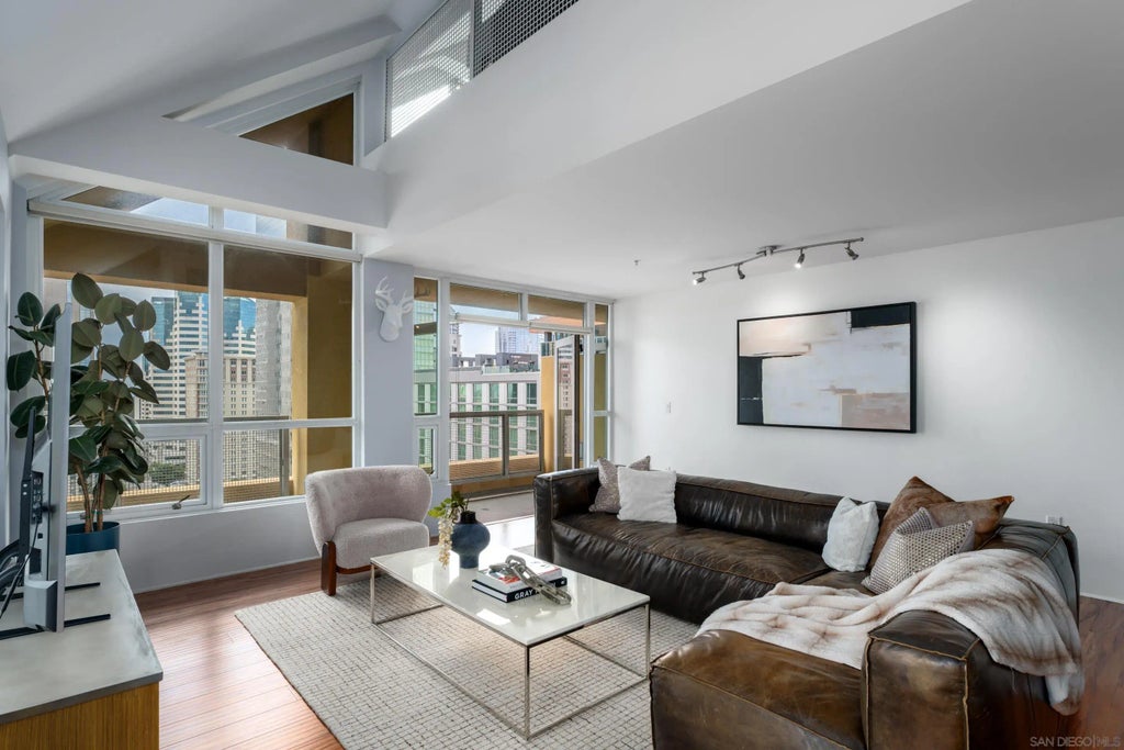 350 W Ash St 1207, SAN DIEGO