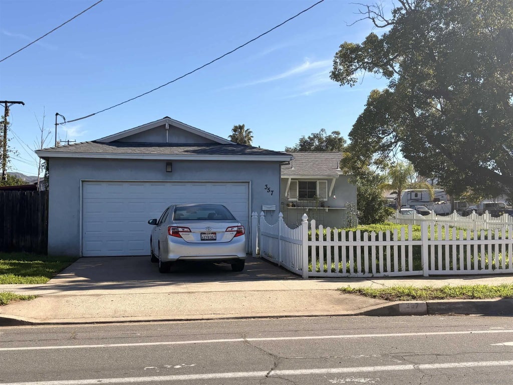 357 S 1st St, El Cajon