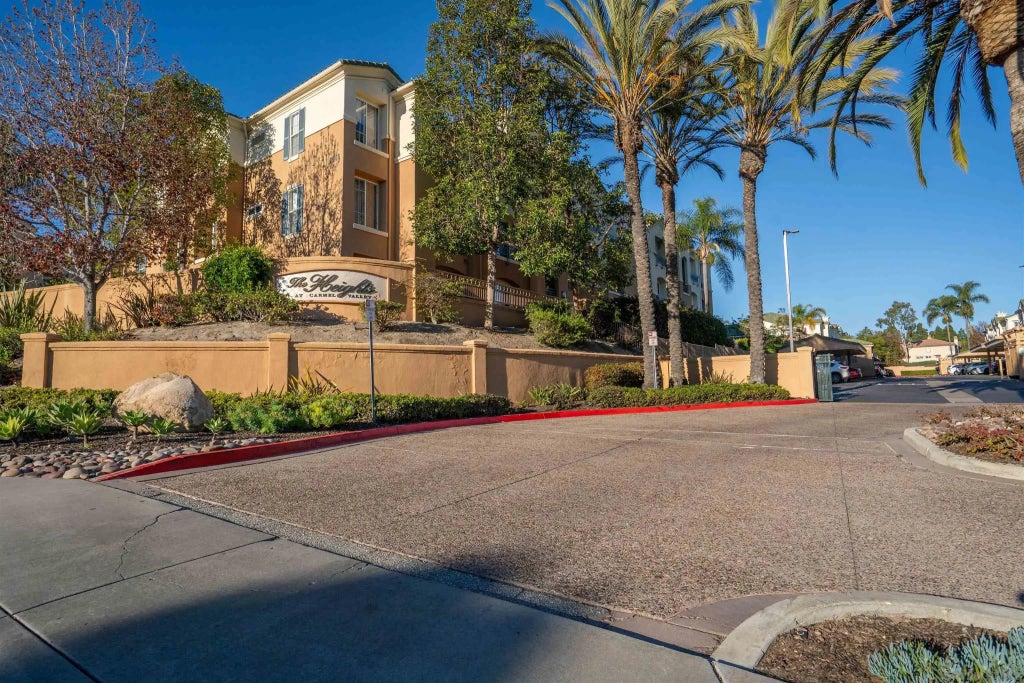 12376 Carmel Country Rd J107, CARMEL VALLEY