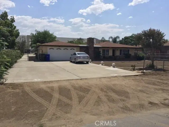 15787 Rose Avenue, Fontana