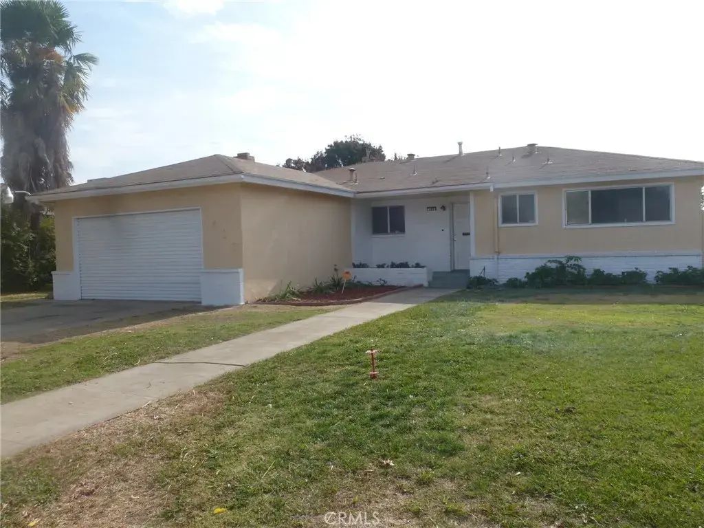 1406 Queens Circle, Merced