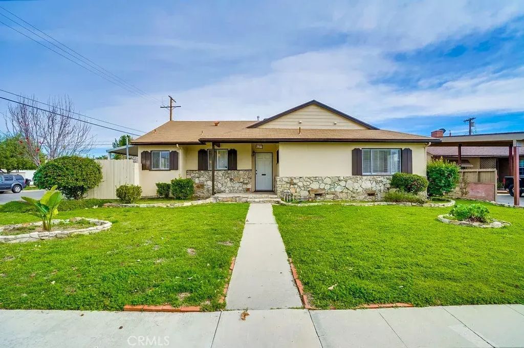 7956 Lurline Avenue, Winnetka