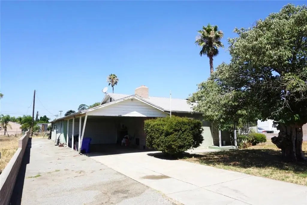 9570 Evergreen Lane, Fontana