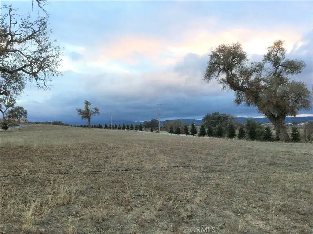 1320 Fire Rock Loop, Templeton