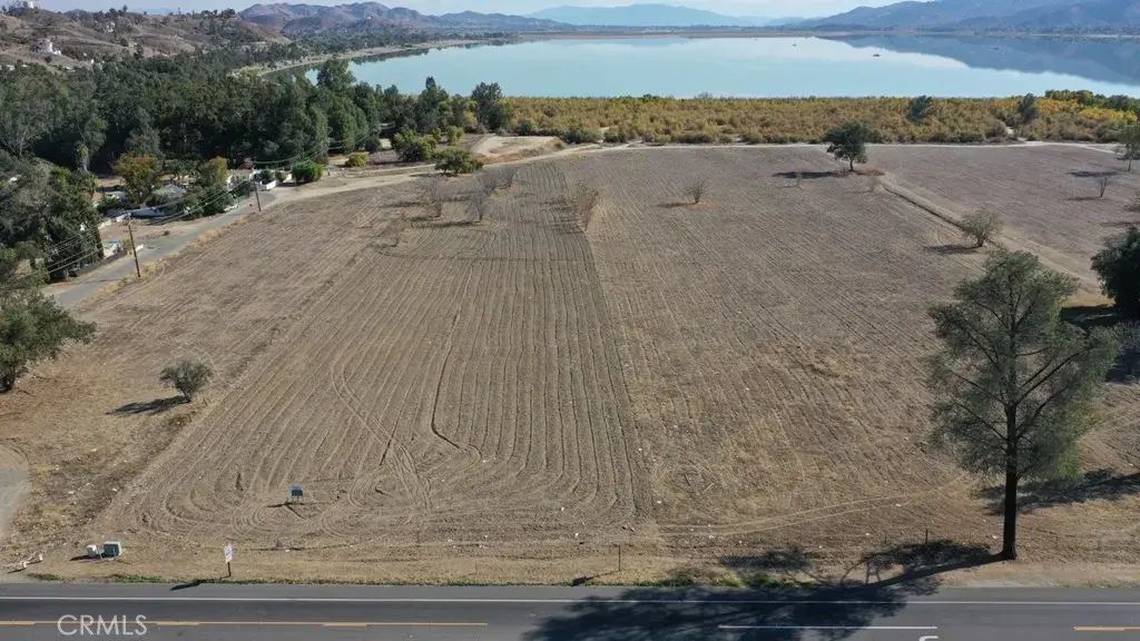 31360 Riverside Dr., Lake Elsinore