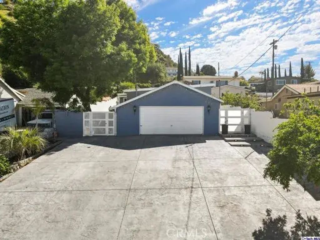 6951 Bellclaire Street, Tujunga