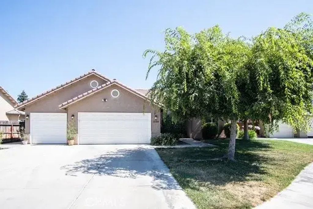 1530 W San Lucia Avenue, Porterville