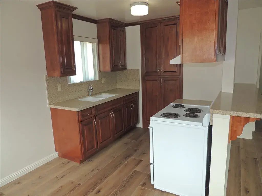 321 Gladys Avenue 4, Long Beach