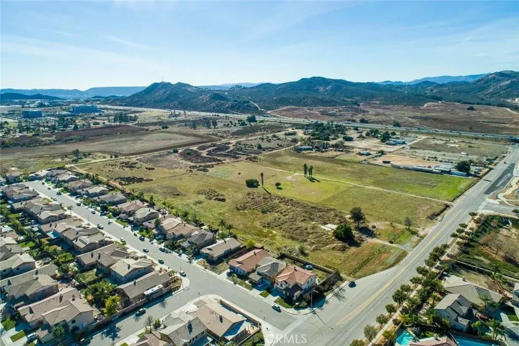 Keller Road, Murrieta