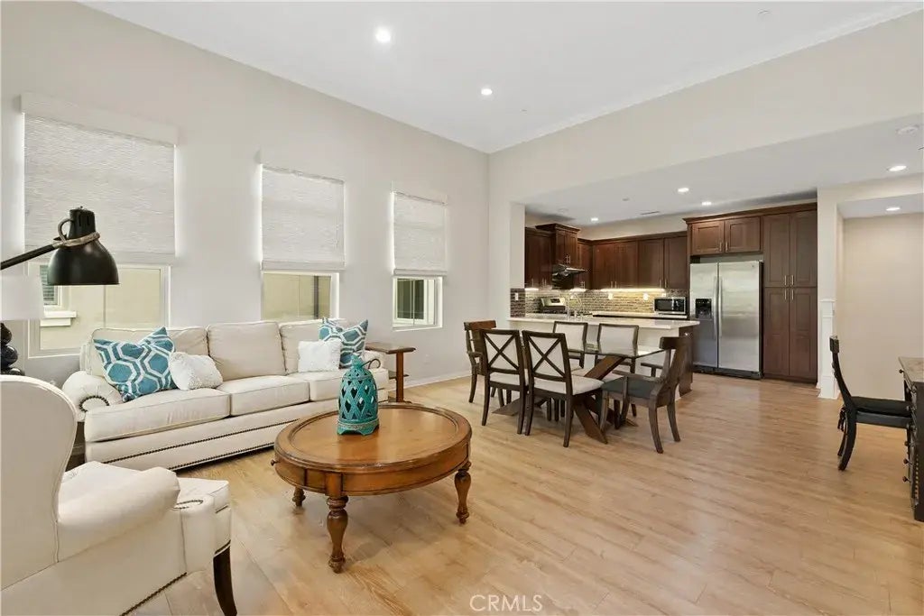 78 Rose Arch 21, Irvine