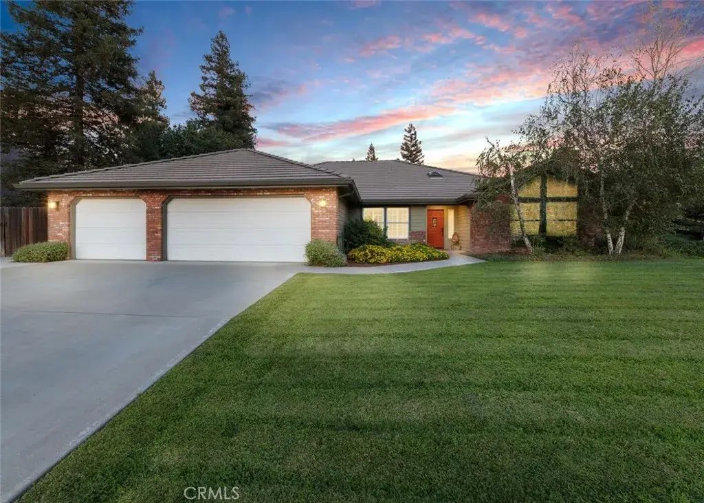 685 E Chevy Chase Drive, Tulare